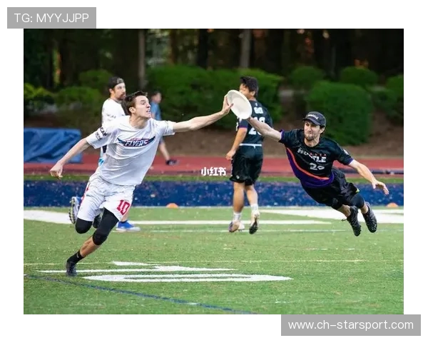 飞盘队员赛后用飞盘当盘子吃饭成热点 飞盘队员赛后用飞盘当盘子吃饭成热点