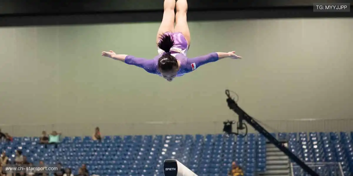 🎁 周边好物，把热爱穿在身上、握在手里！👕